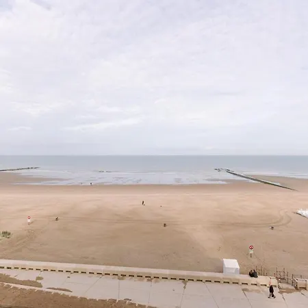 Wonderful With Frontal Sea View In Westende * 米德尔克尔克